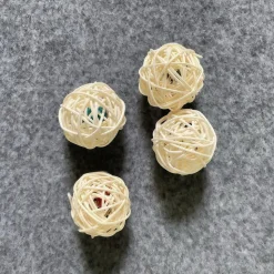 DOWNYPAWS - Jouets pour chats boule en rotin cloche sonore balle d'amusement pour chats(deux boules à clochettes)